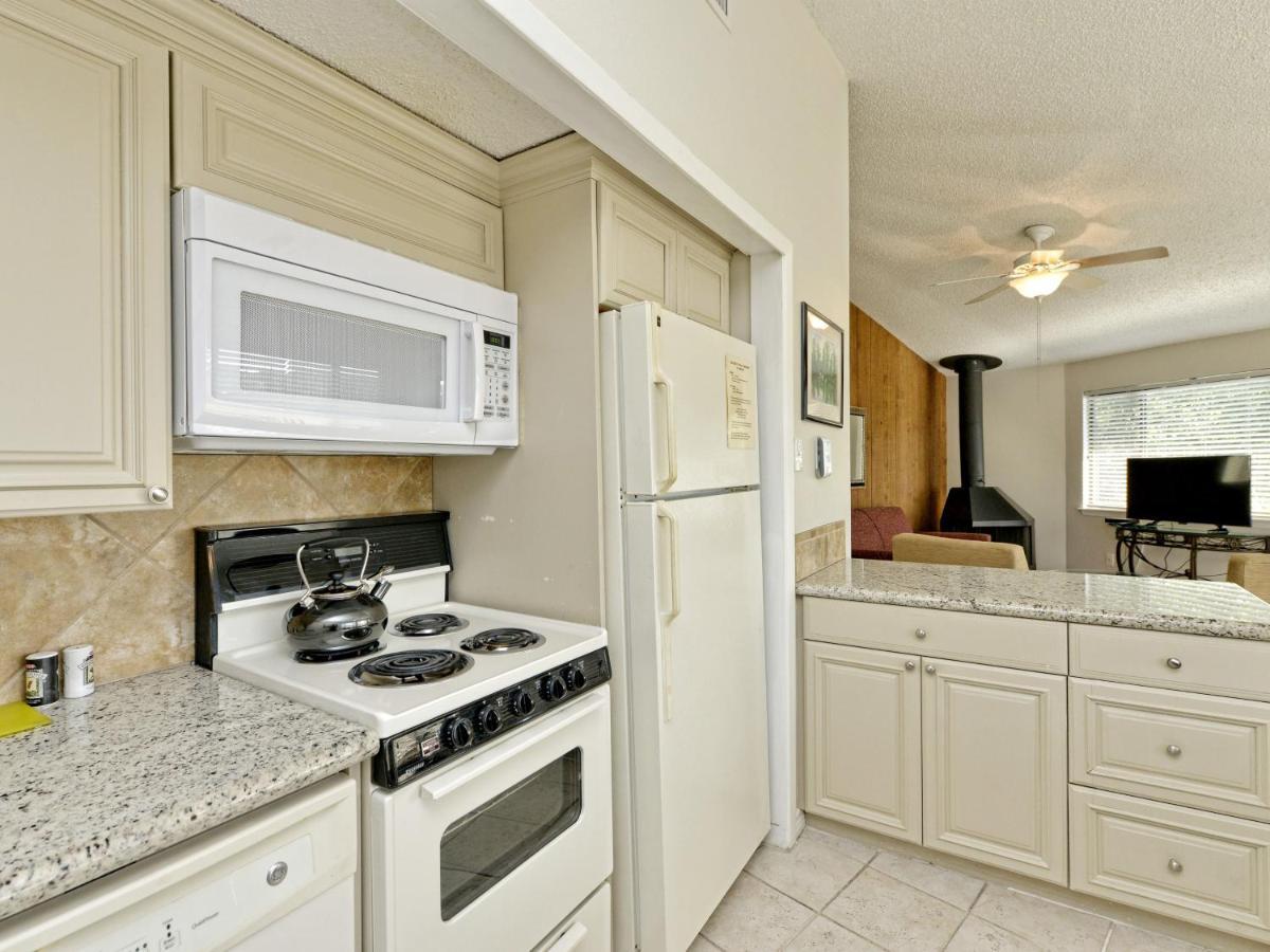Lake Travis Bungalow Casita Golden Rod #2 Lakeway Exterior foto