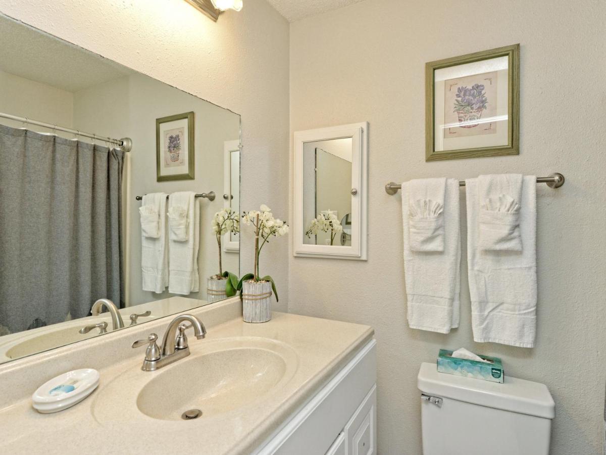 Lake Travis Bungalow Casita Golden Rod #2 Lakeway Exterior foto